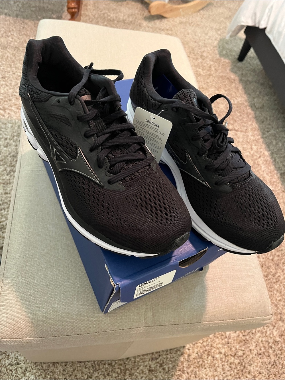 Men’s Mizuno Wave Rider 23, Size 7 Wide